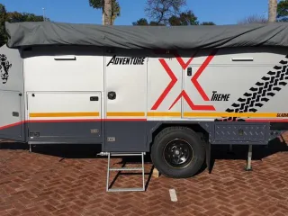For sale New Adventure 4 Sleeper Gladiator / Dinette